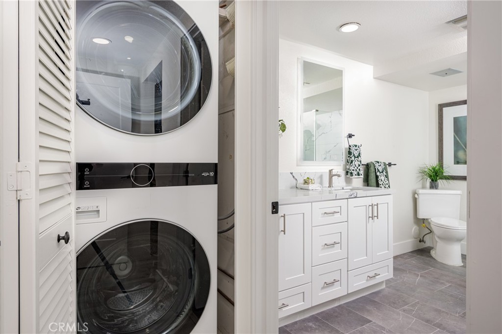 562 Avenida Sevilla D