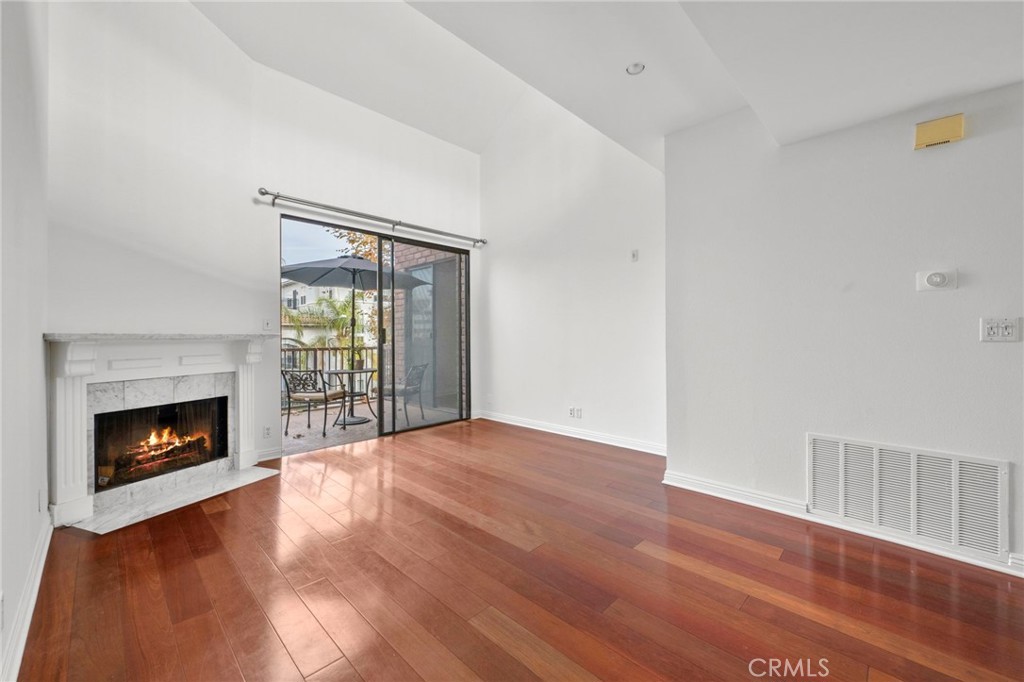 330 Cordova Street 305