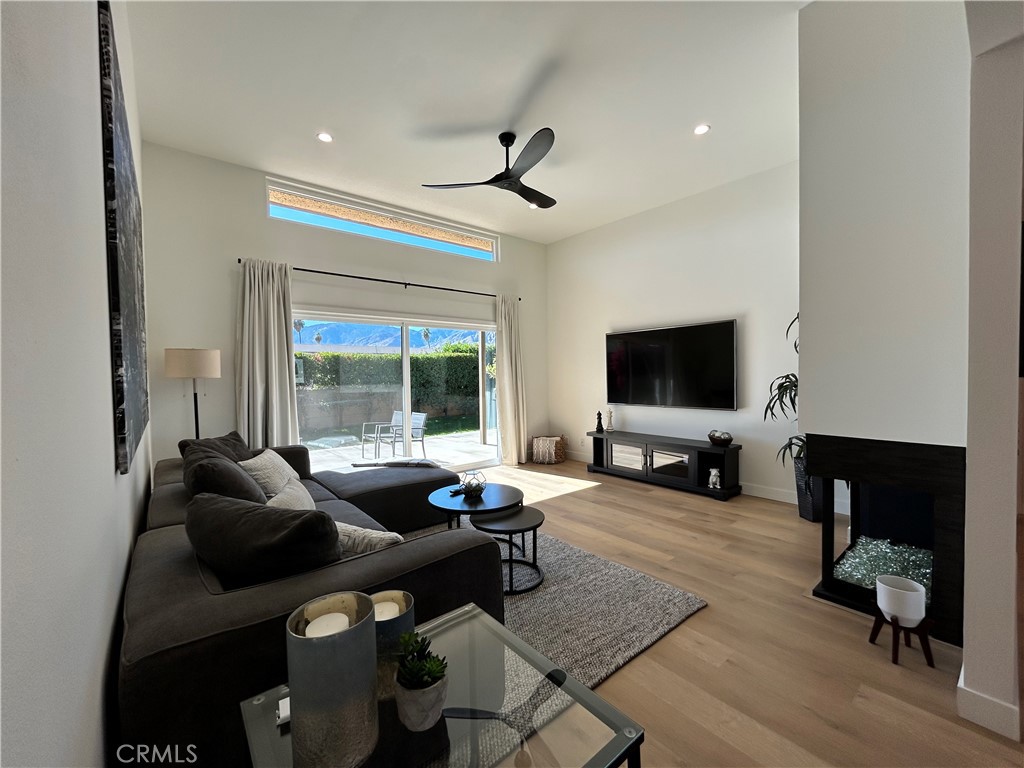 1473 Tiffany Circle S