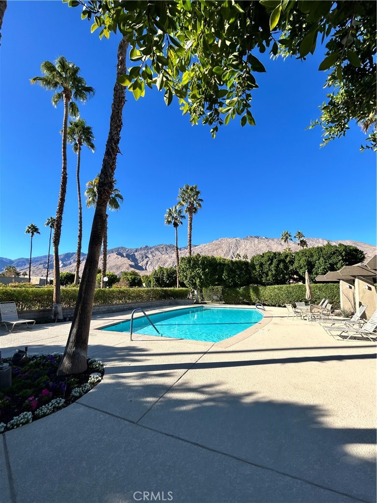 1473 Tiffany Circle S