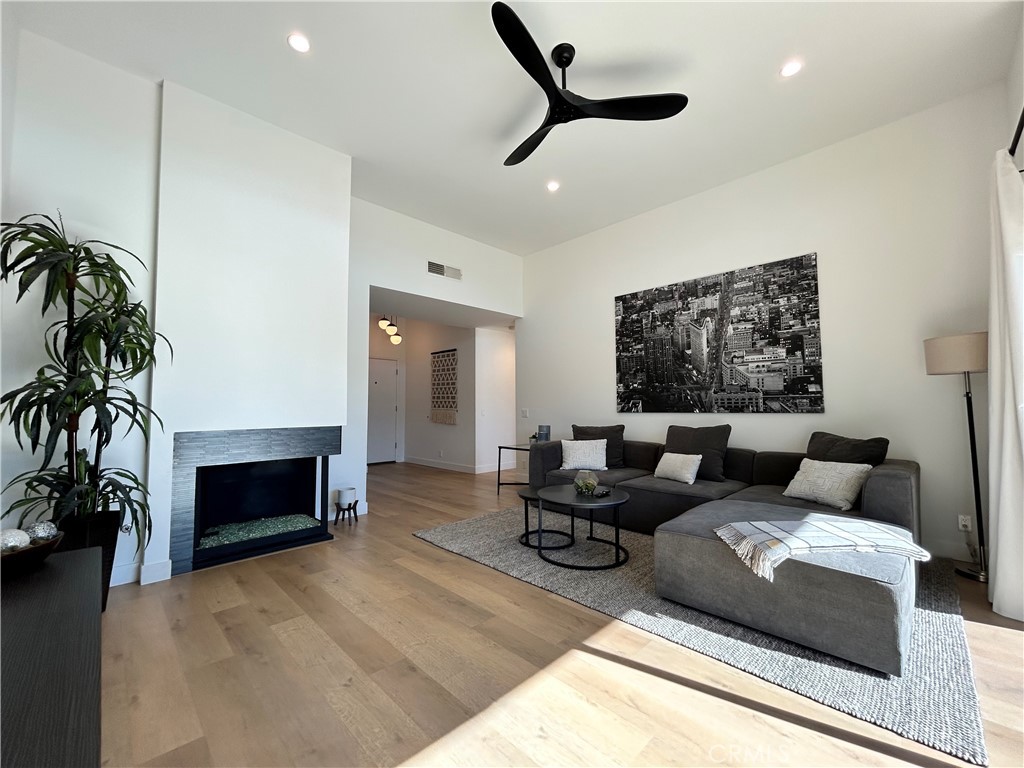 1473 Tiffany Circle S