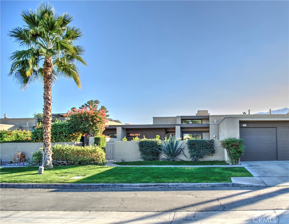 1473 Tiffany Circle S