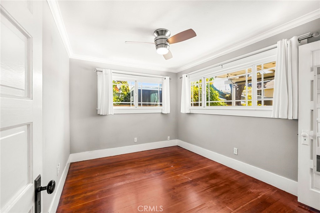 318 W Whiting Avenue