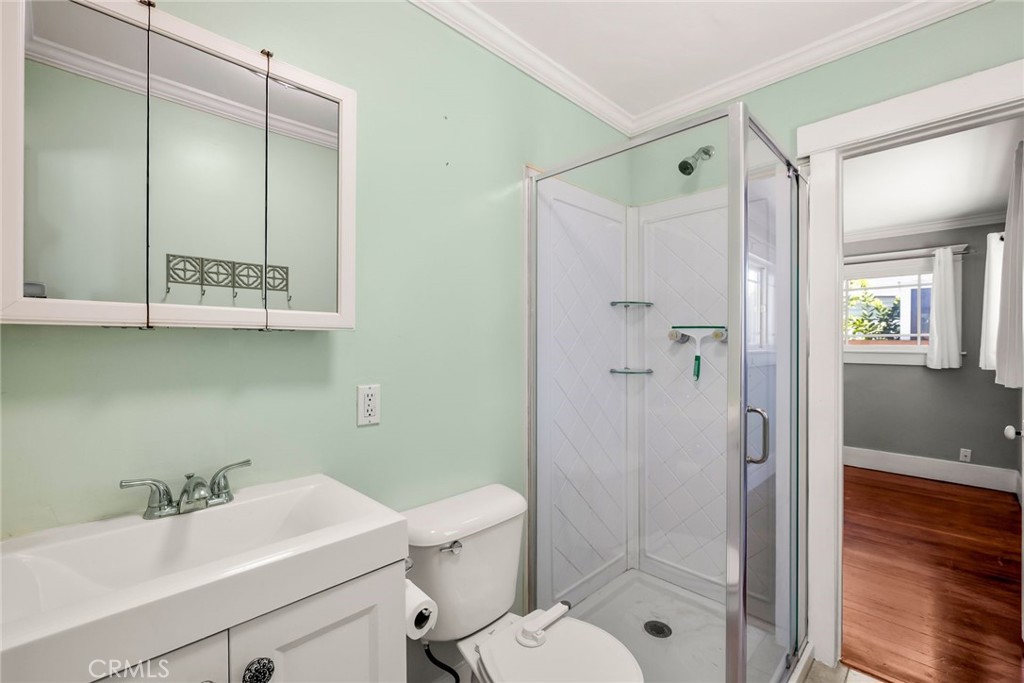 318 W Whiting Avenue