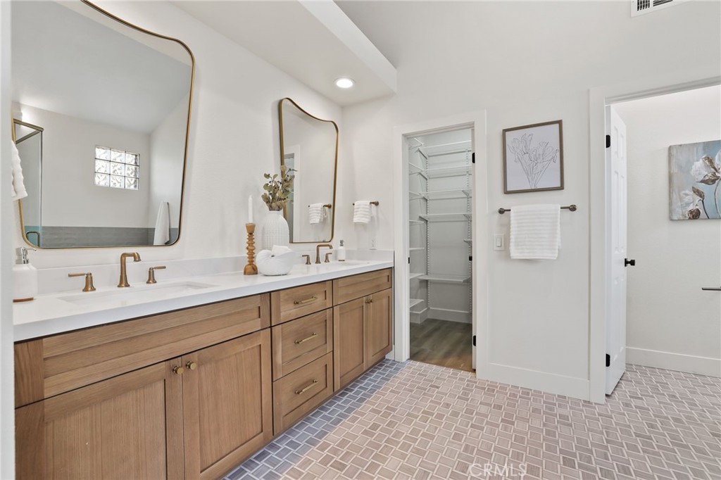 1602 Sea Horse Circle