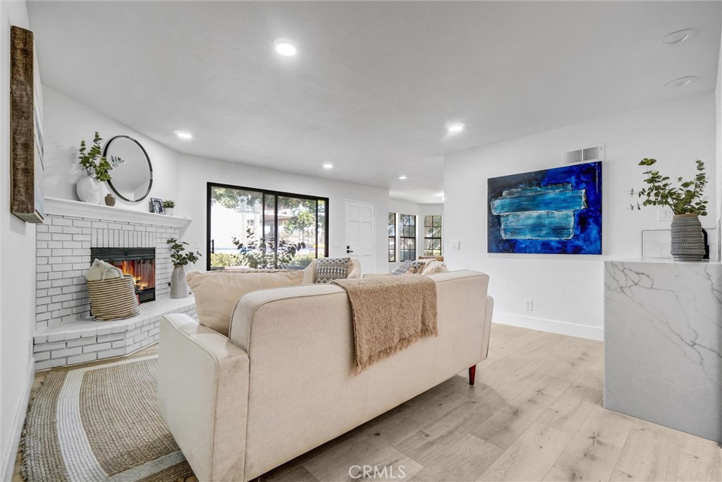 11105 Linda Lane D