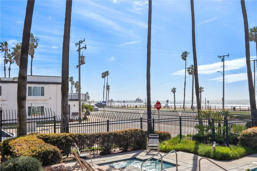 1200 Pacific Coast 423