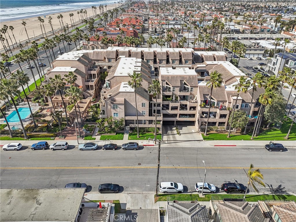 1200 Pacific Coast 423