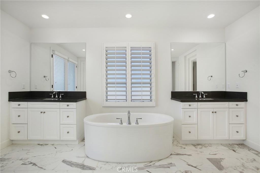 115 Via Bellas Artes