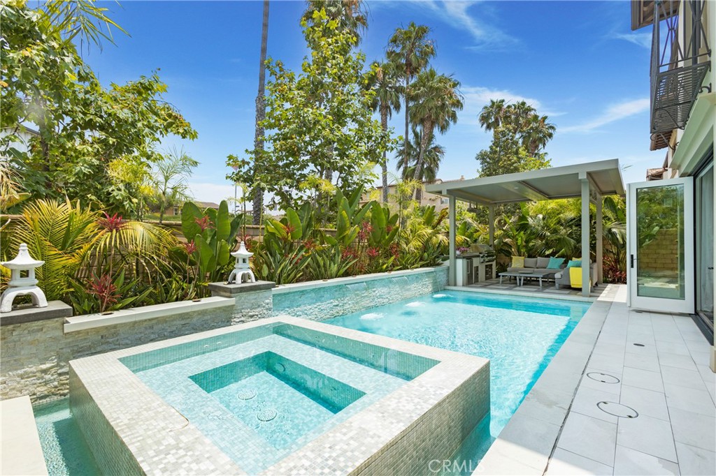 115 Via Bellas Artes