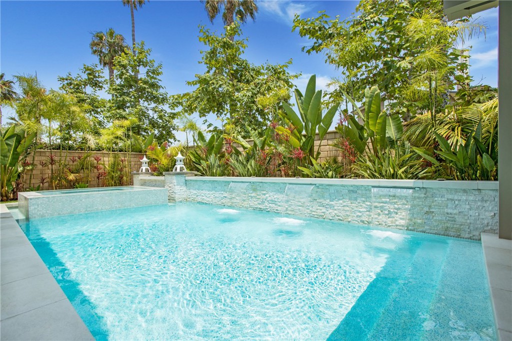 115 Via Bellas Artes