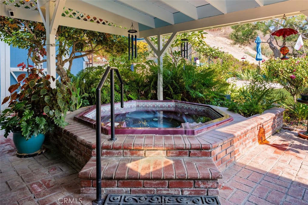 1522 Deerfoot Drive