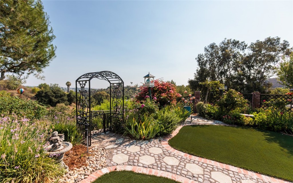1522 Deerfoot Drive