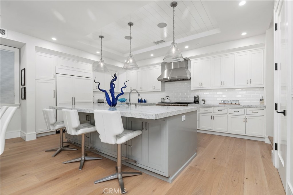 2149 E Ocean Boulevard