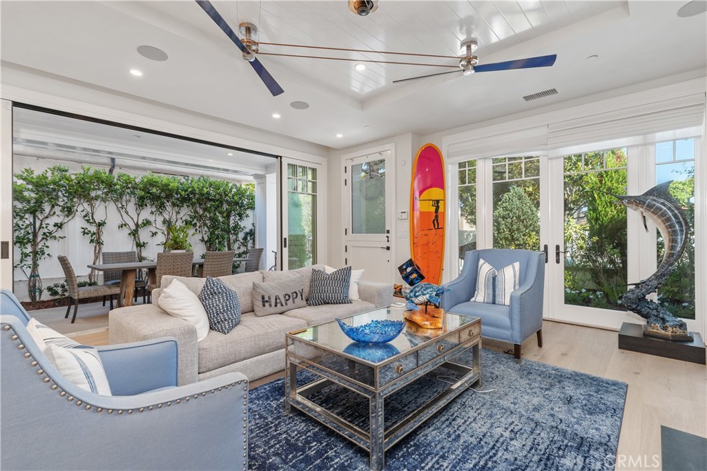 2149 E Ocean Boulevard