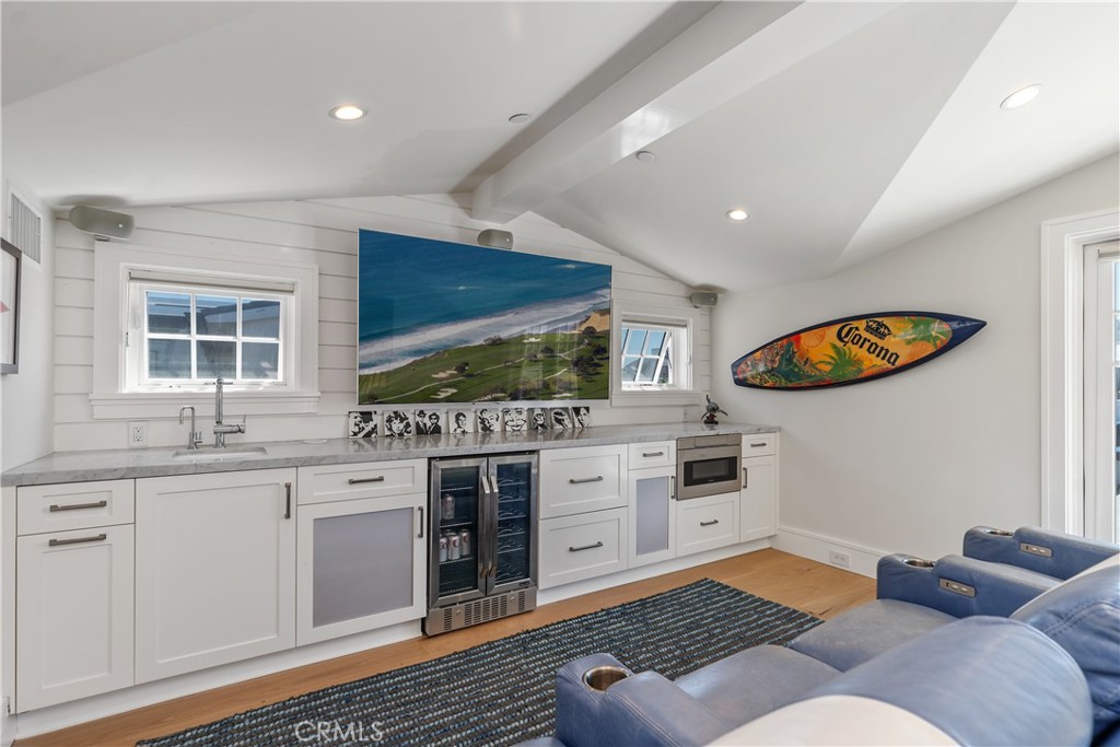 2149 E Ocean Boulevard