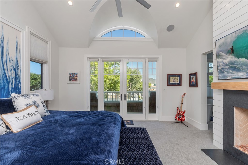 2149 E Ocean Boulevard