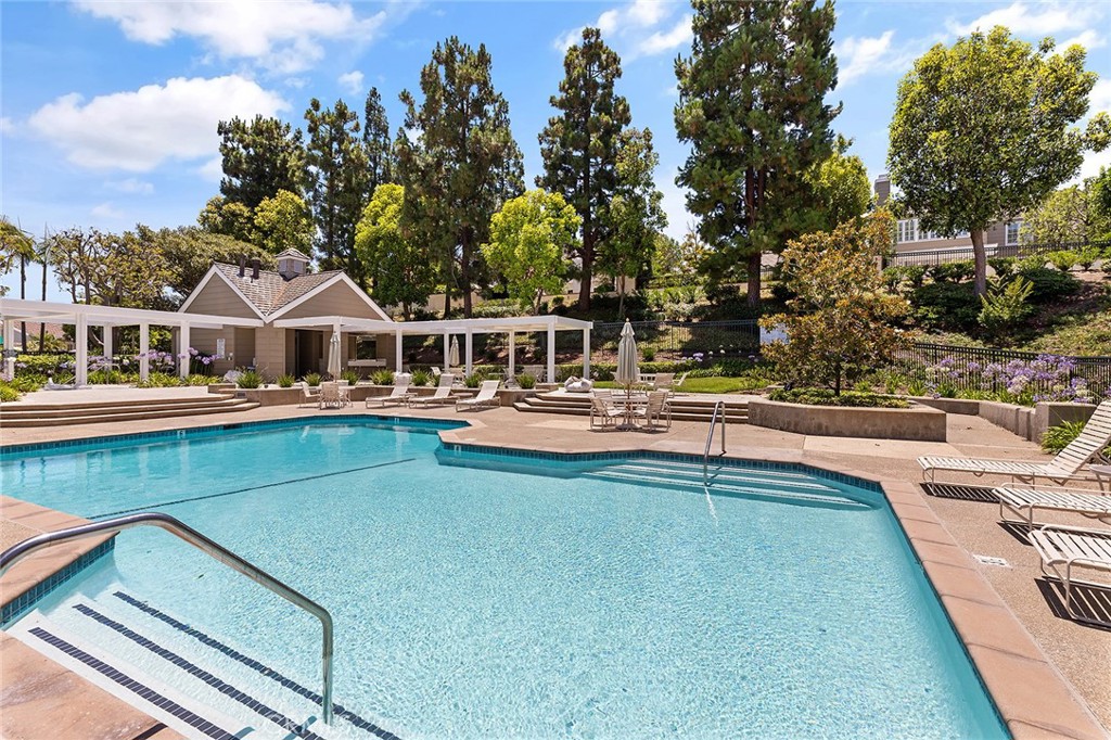 81 Hillsdale Drive