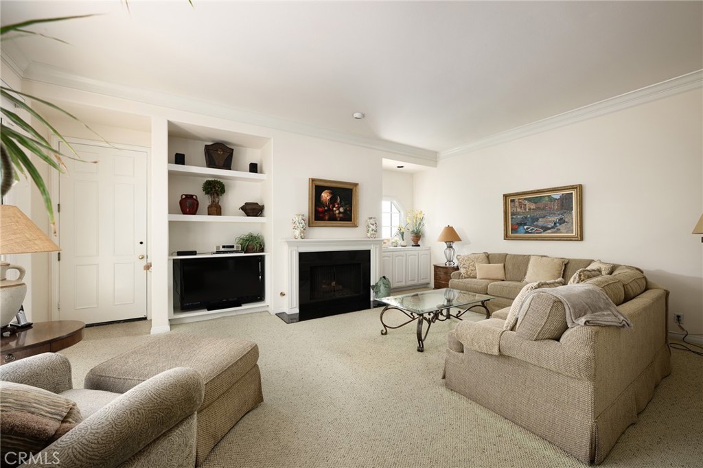 81 Hillsdale Drive
