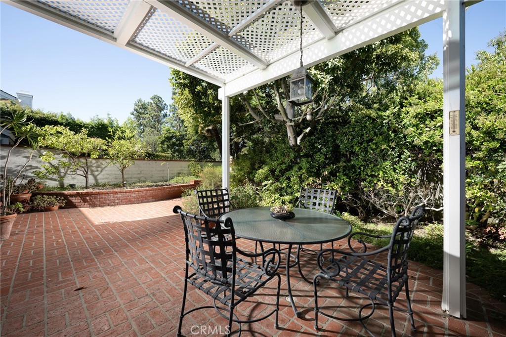81 Hillsdale Drive