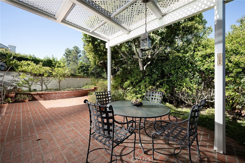 81 Hillsdale Drive