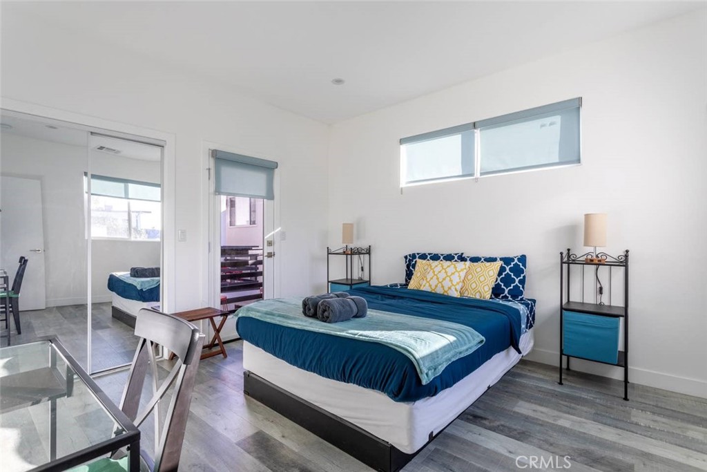 1340 N Kenmore