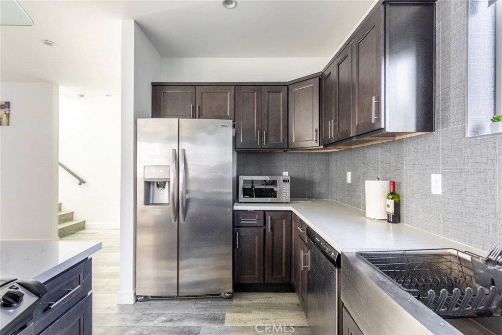 1340 N Kenmore