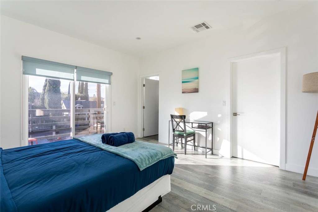 1340 N Kenmore