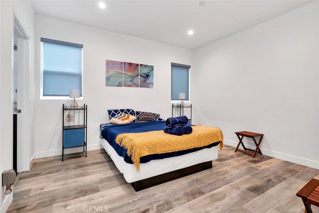 1344 N Kenmore