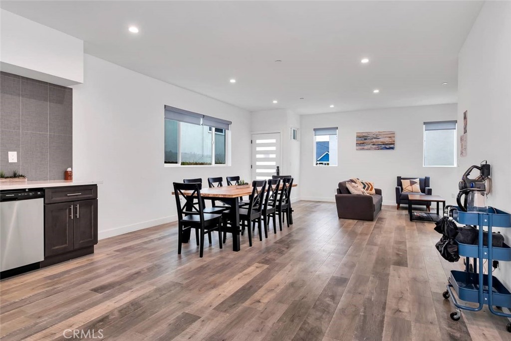 1344 N Kenmore
