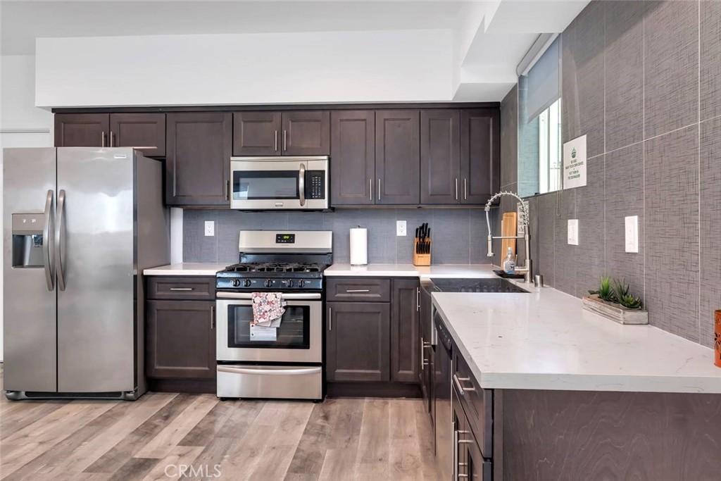 1344 N Kenmore
