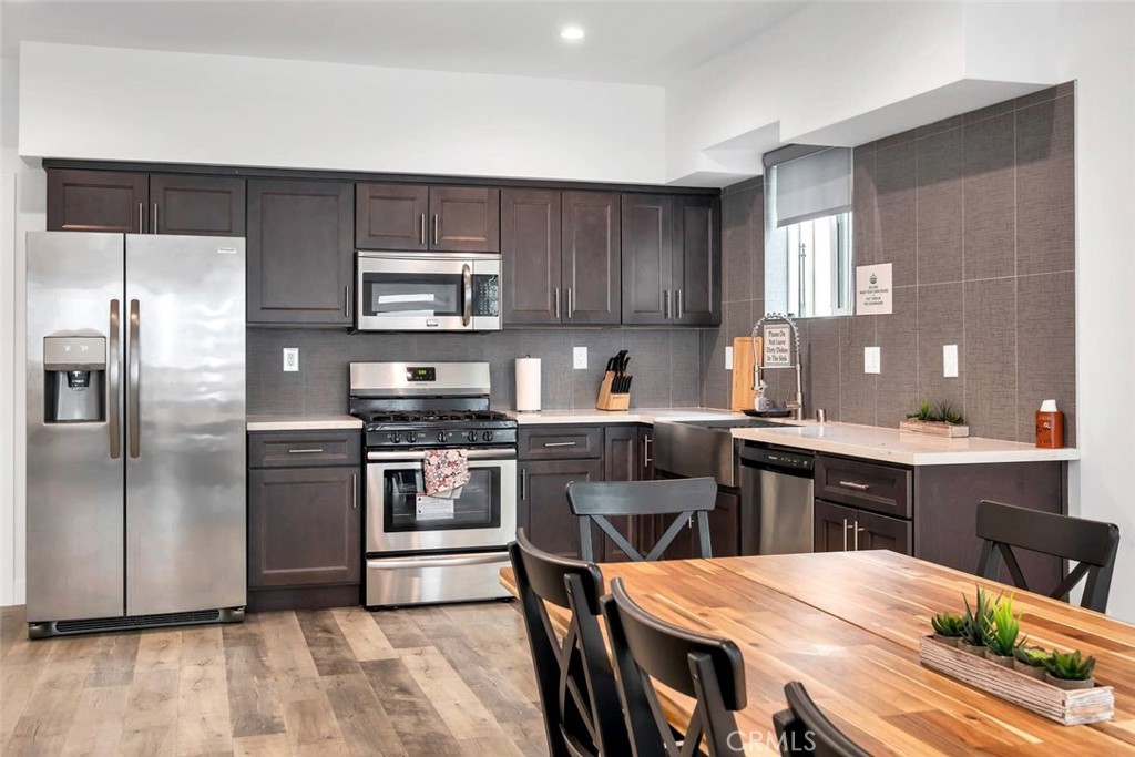 1344 N Kenmore