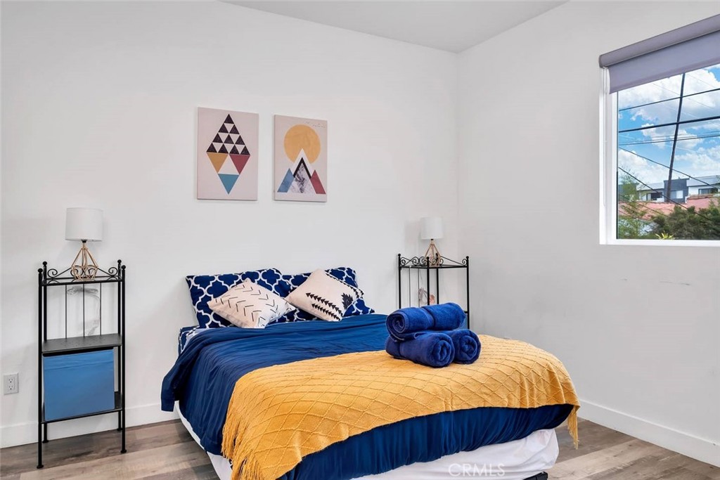 1344 N Kenmore