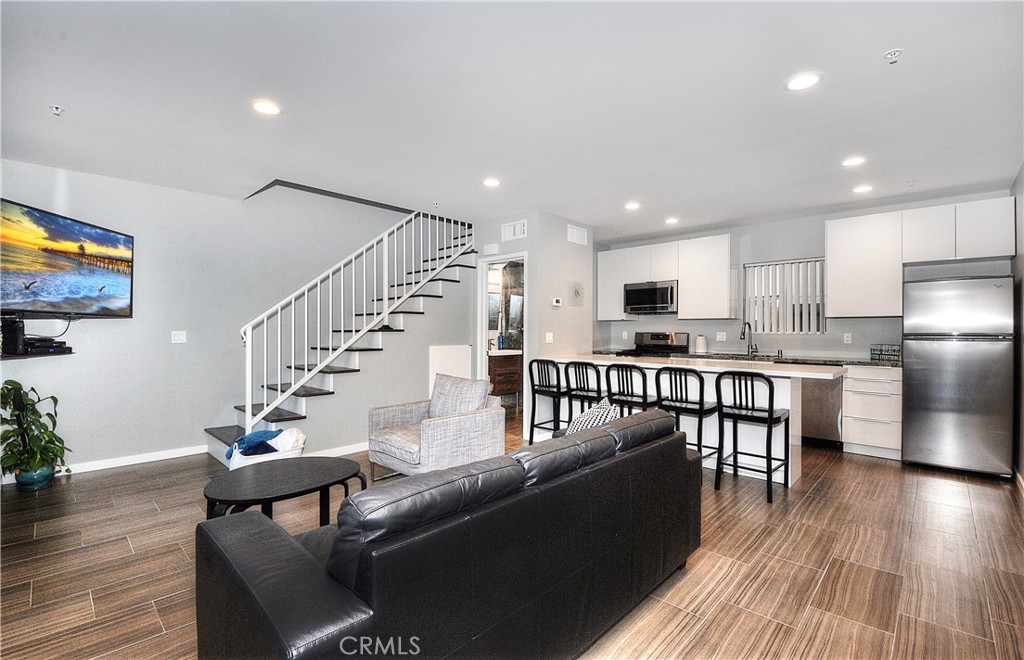 314 N Ola Vista