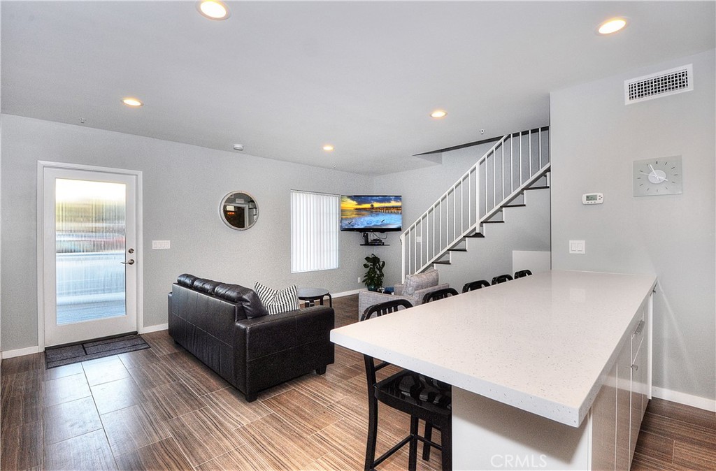 314 N Ola Vista
