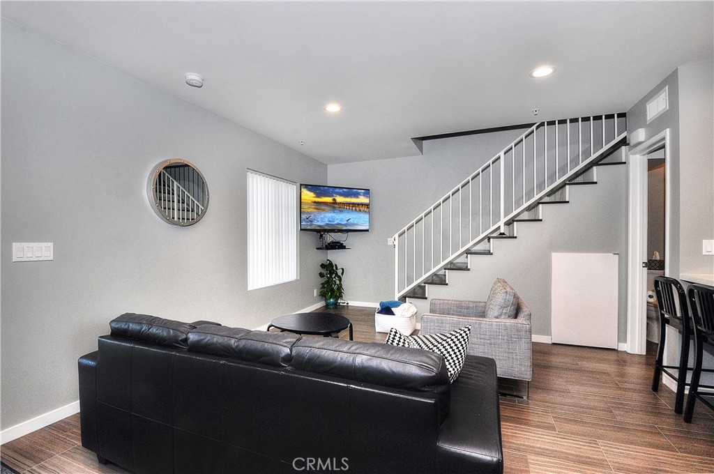314 N Ola Vista