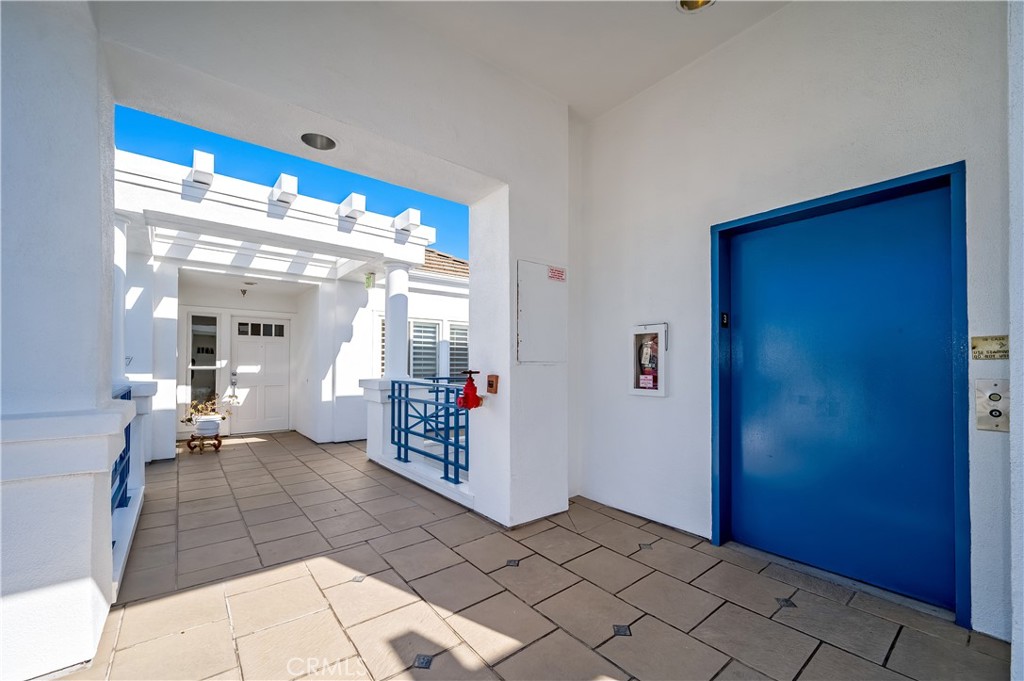 2600 Newport Boulevard 317