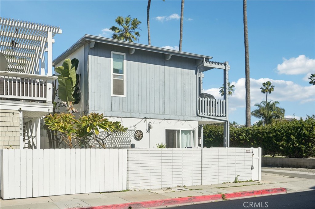 4404 Channel Place