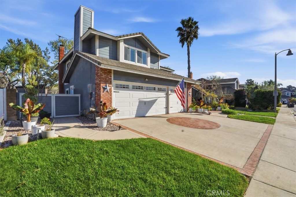 5582 Lakeview