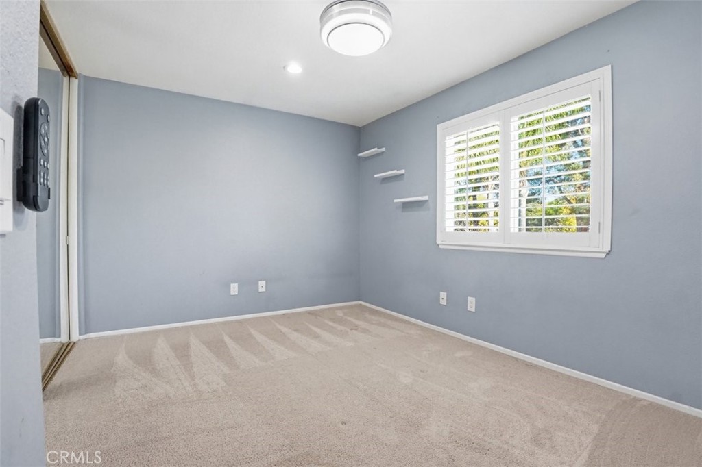 5582 Lakeview