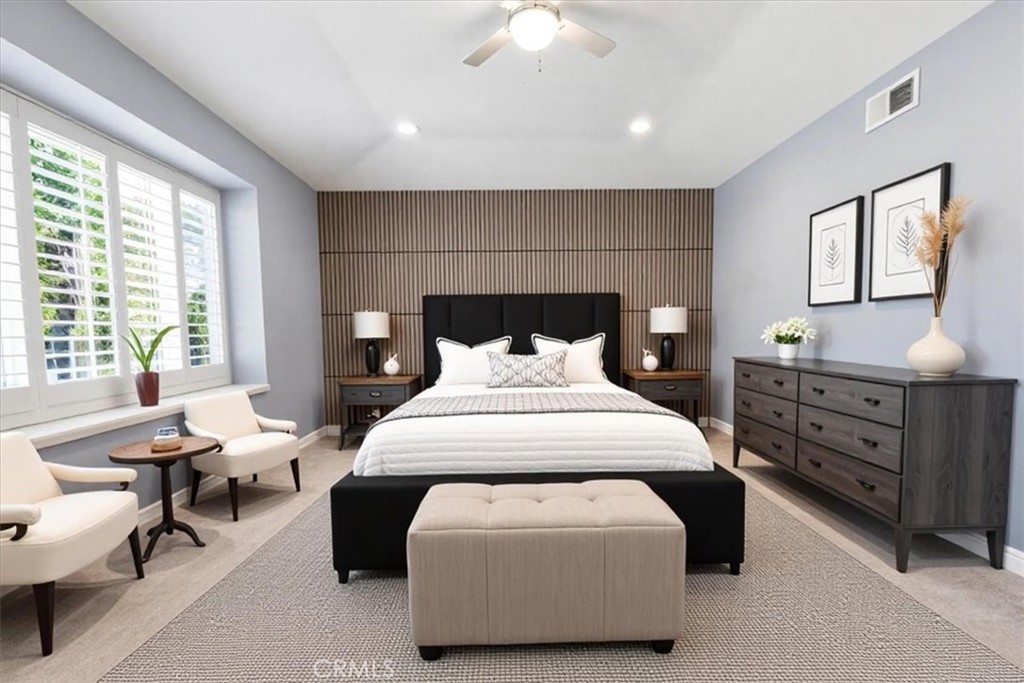 5582 Lakeview