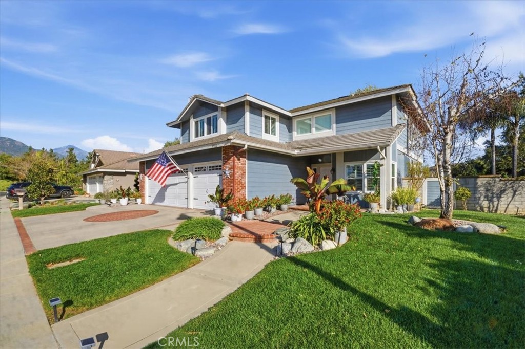 5582 Lakeview
