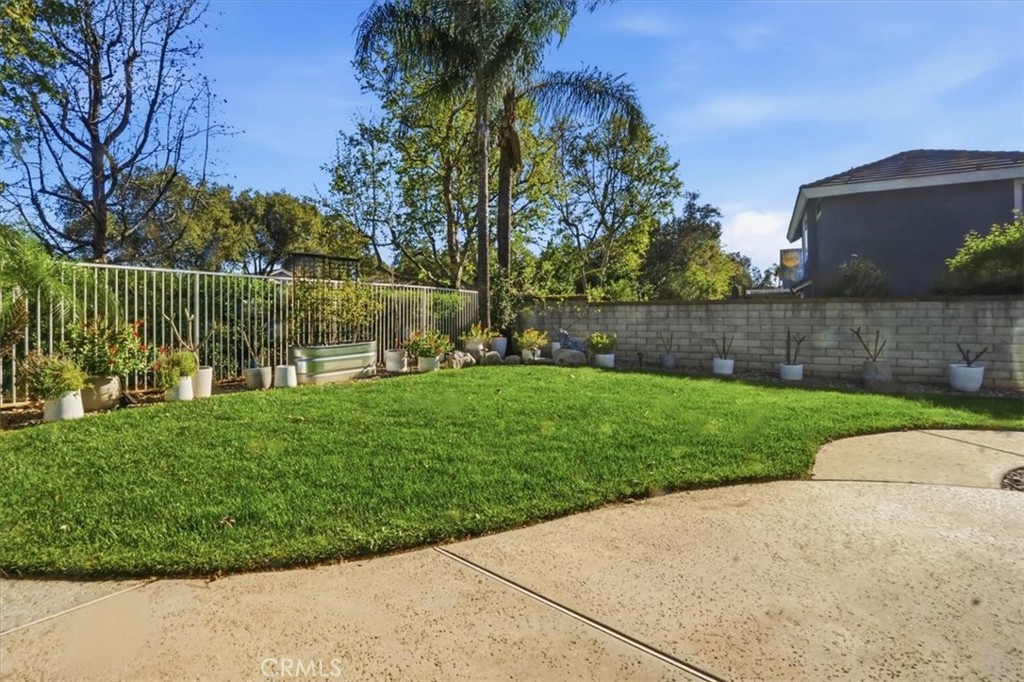 5582 Lakeview