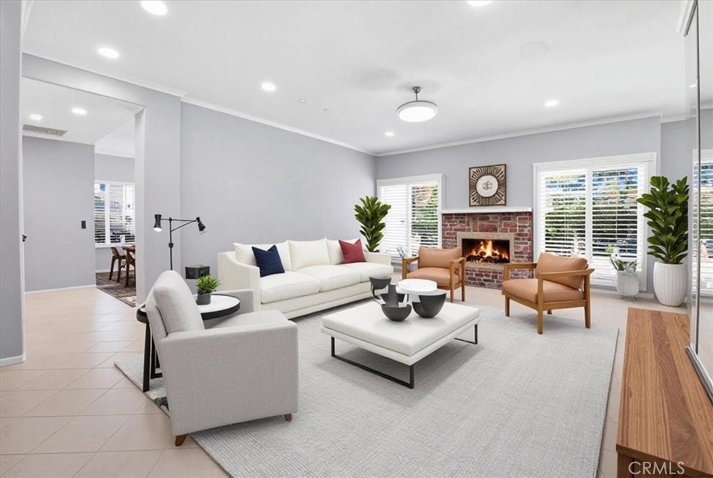 5582 Lakeview