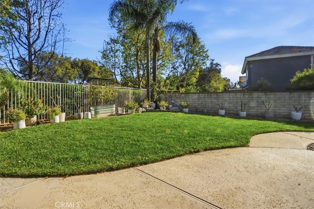 5582 Lakeview