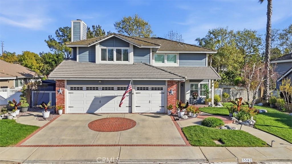 5582 Lakeview