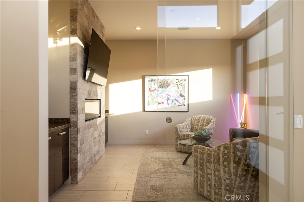1430 Dolphin Terrace