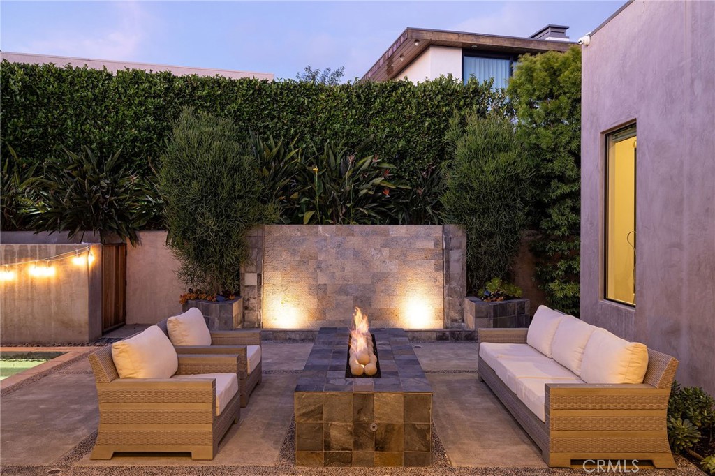 1430 Dolphin Terrace