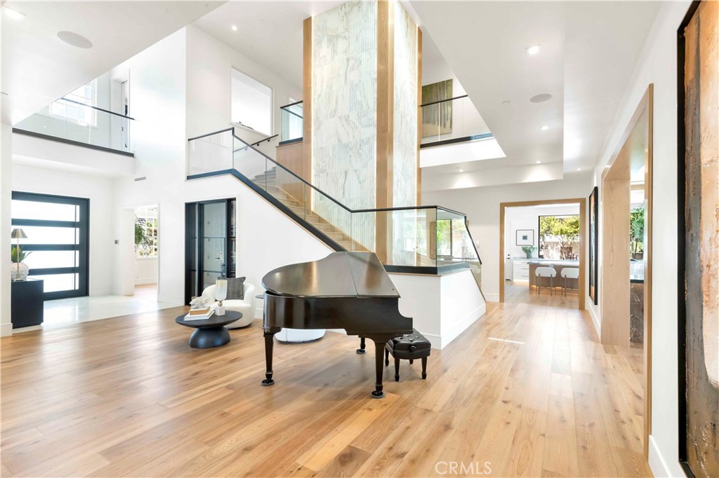 6 Pinehurst Ln