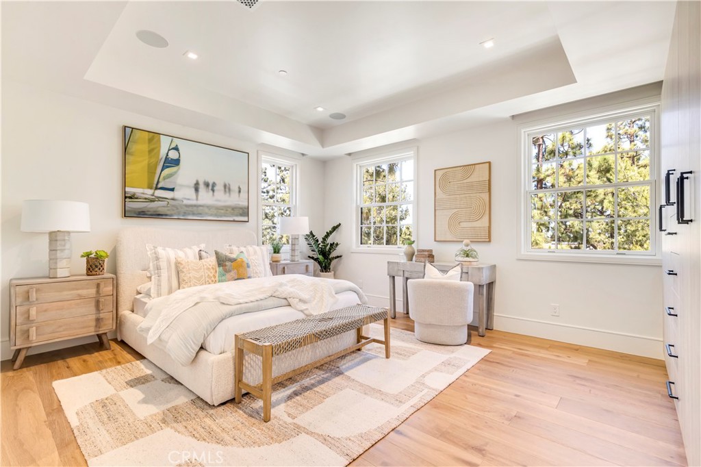 6 Pinehurst Ln